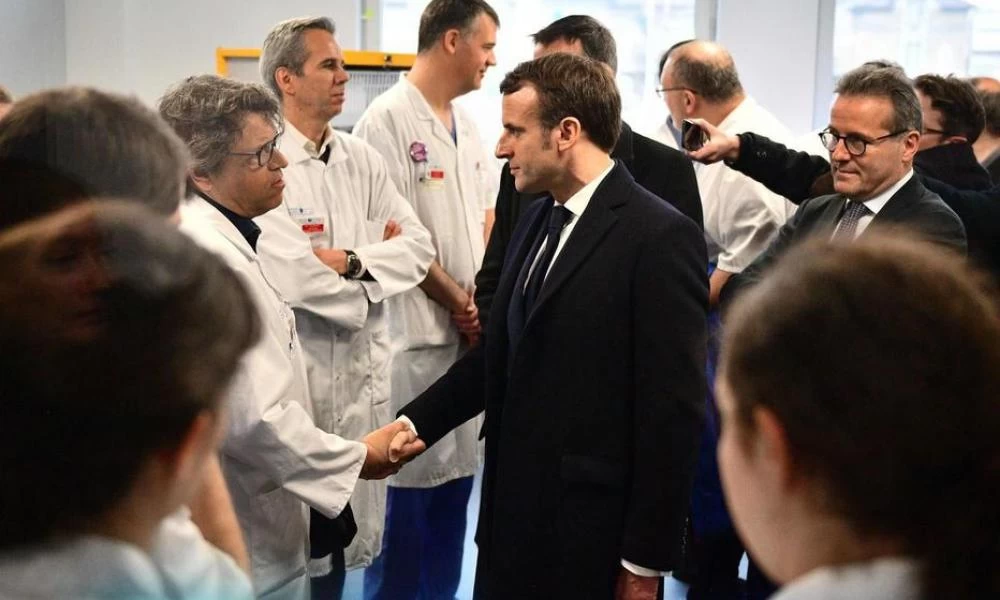 Ελλάς-Γαλλία συμμαχία στις απολύσεις ανεμβολίαστων